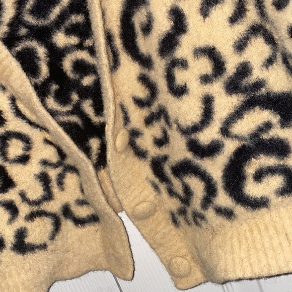 Victoria’s Secret for love & Lemons  leopard faux fur Franki cropped sweater - Picture 13 of 15
